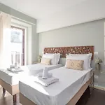 Chic Spanish Steps Retreat *