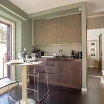 Chic Spanish Steps Retreat רומא