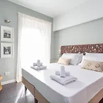 Chic Spanish Steps Retreat רומא
