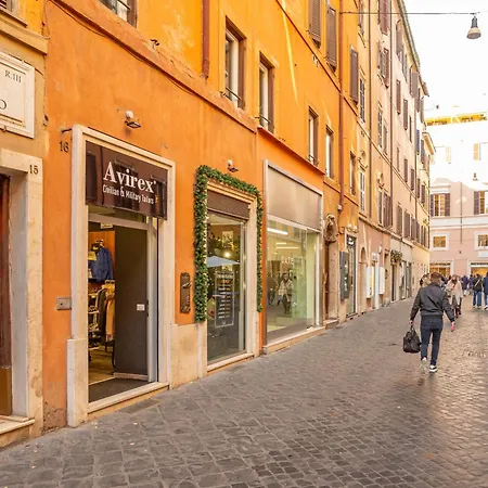 Chic Spanish Steps Retreat Rome