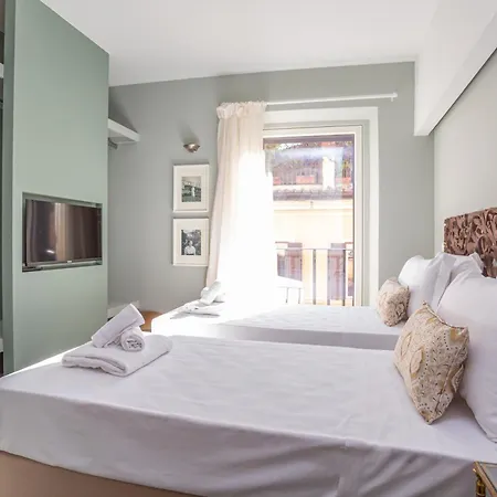 Chic Spanish Steps Retreat * Rome