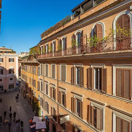 Chic Spanish Steps Retreat * רומא