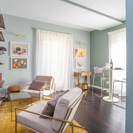 Apartment Chic Spanish Steps Retreat