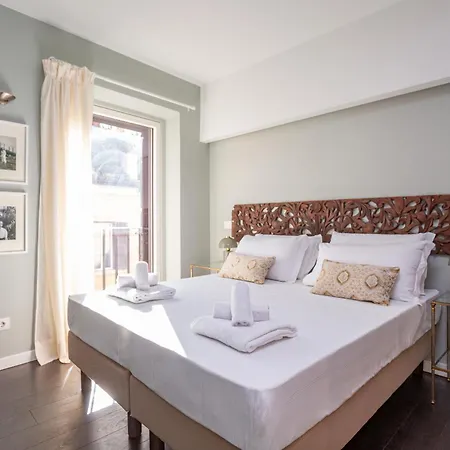 Chic Spanish Steps Retreat Apartamento *