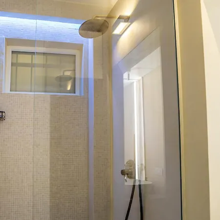 Lejlighed Chic Spanish Steps Retreat