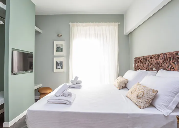 Chic Spanish Steps Retreat Apartamento *