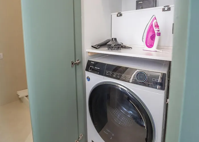 Chic Spanish Steps Retreat Řím