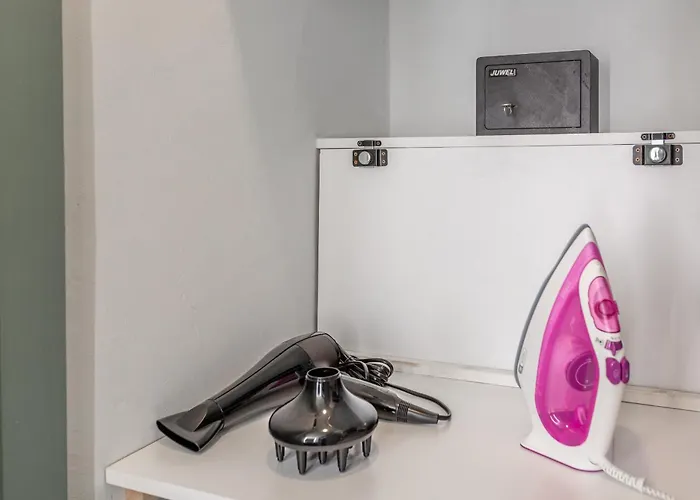 Chic Spanish Steps Retreat Řím