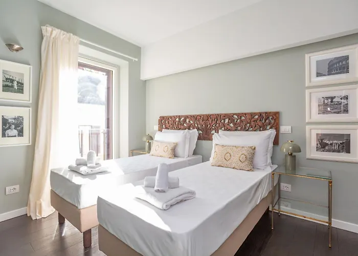 Chic Spanish Steps Retreat *