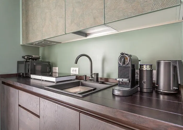 Chic Spanish Steps Retreat Apartmán