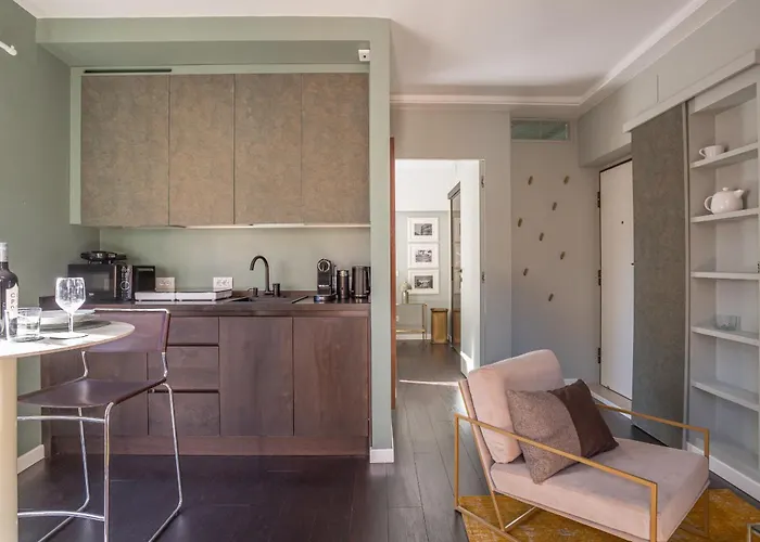 Chic Spanish Steps Retreat Apartamento